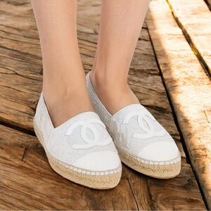 CHANEL White Interlocking CC Patent Sequins Espadrille